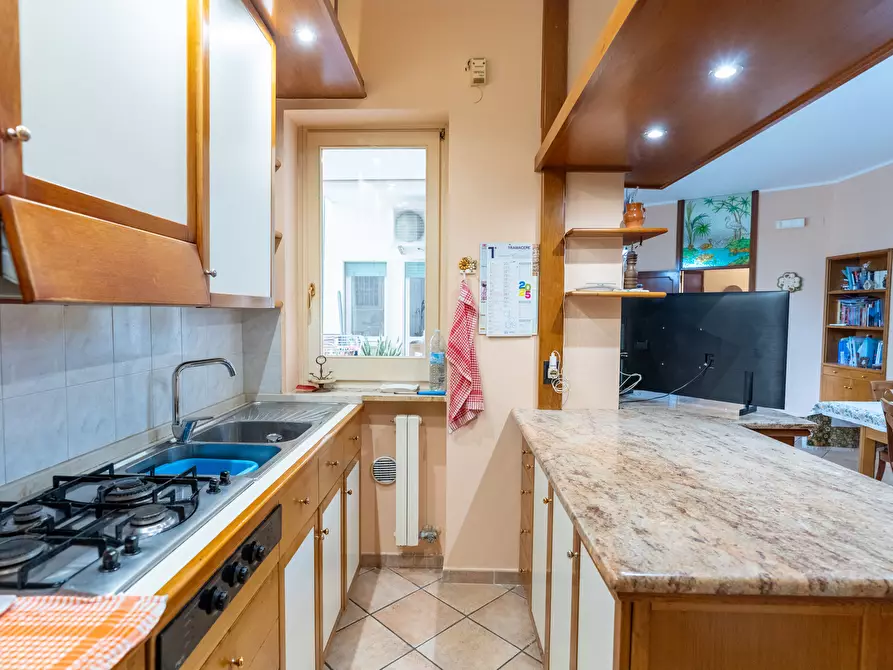 Immagine 13 di Pentalocale in vendita  in Via Salvatore Grande 12 a Lecce