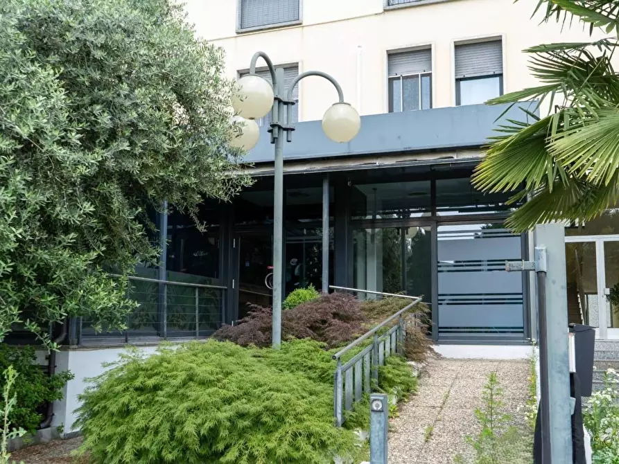 Immagine 3 di Bar / Ristorante in vendita  in Via Cantù 27/A a Cucciago