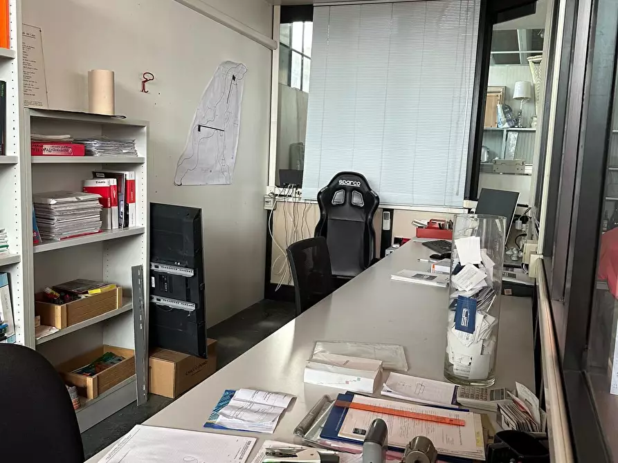 Immagine 7 di Laboratorio in vendita  in via Canturina 5 a Capiago Intimiano