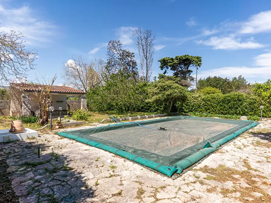 Immagine 32 di Villa in vendita  in Via Camaiore 2 a Lecce