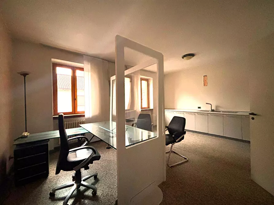 Immagine 9 di Ufficio in vendita  in Via Vittorio Emanuele II 8 a Olgiate Comasco