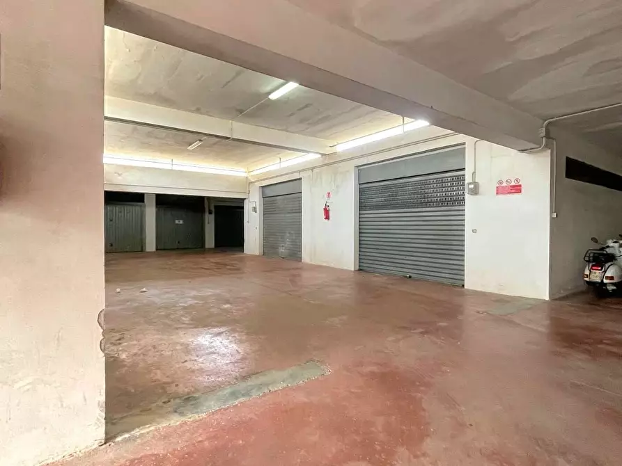 Immagine 4 di Garage in vendita  in Via Francesco de Mura 37 a Lecce