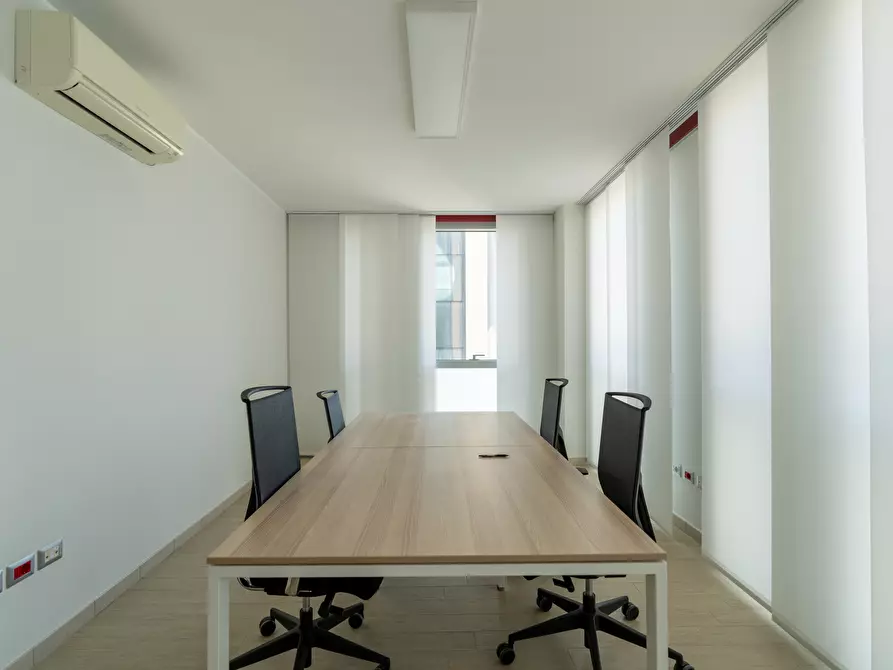 Immagine 26 di Ufficio in vendita  in Via Colonnello Archimede Costadura 2C a Lecce