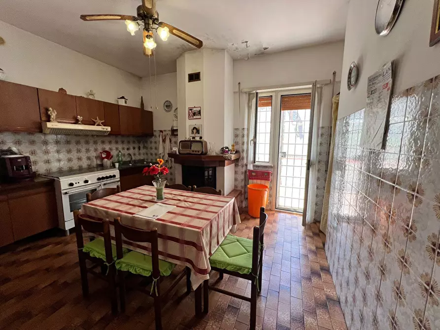 Immagine 4 di Casa indipendente in vendita  in Via della Pineta a Nettuno