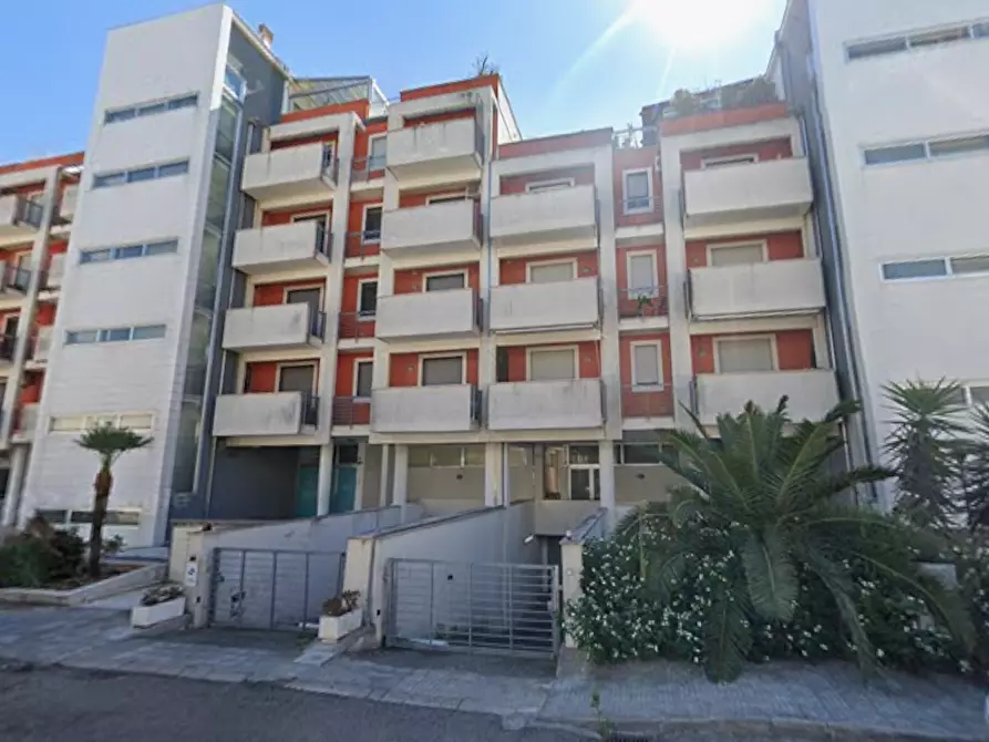 Immagine 1 di Garage in vendita  in Via Gabriele Caiulo 18 a Lecce