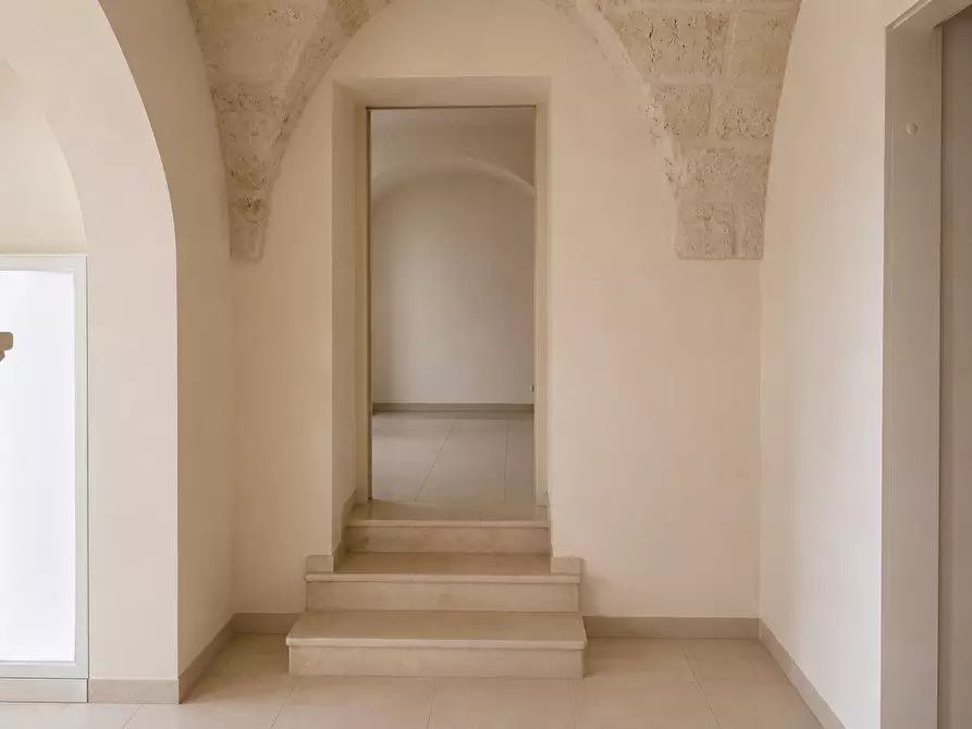 Immagine 23 di Palazzo in vendita  in Viale Unità D'Italia 18 a Fasano
