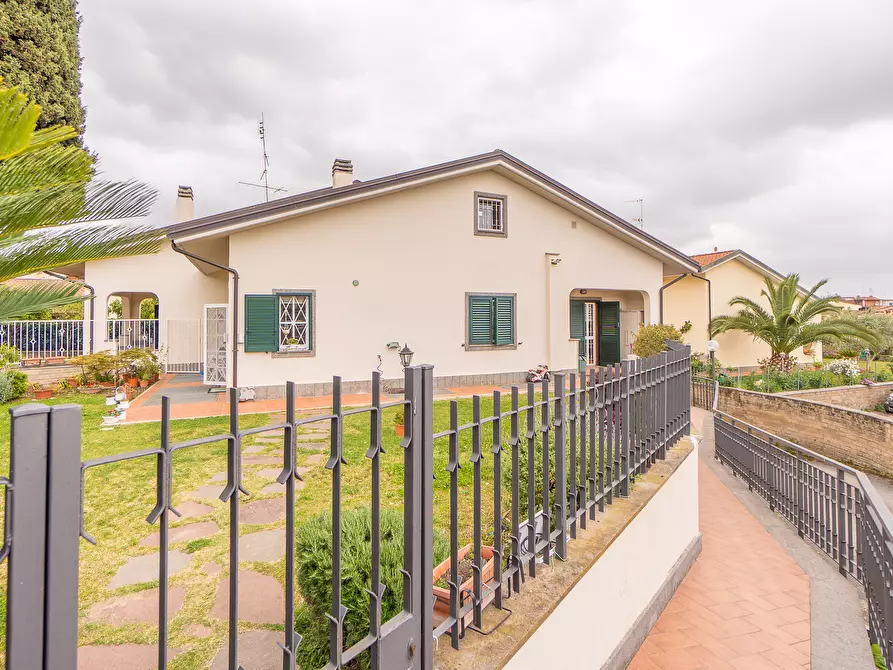 Immagine 121 di Villa in vendita  in Via Moricone a Albano Laziale