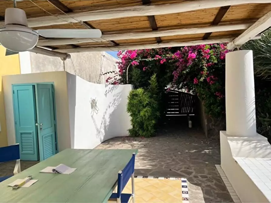 Immagine 46 di Casa indipendente in vendita  in via Umberto I 1 a Santa Marina Salina