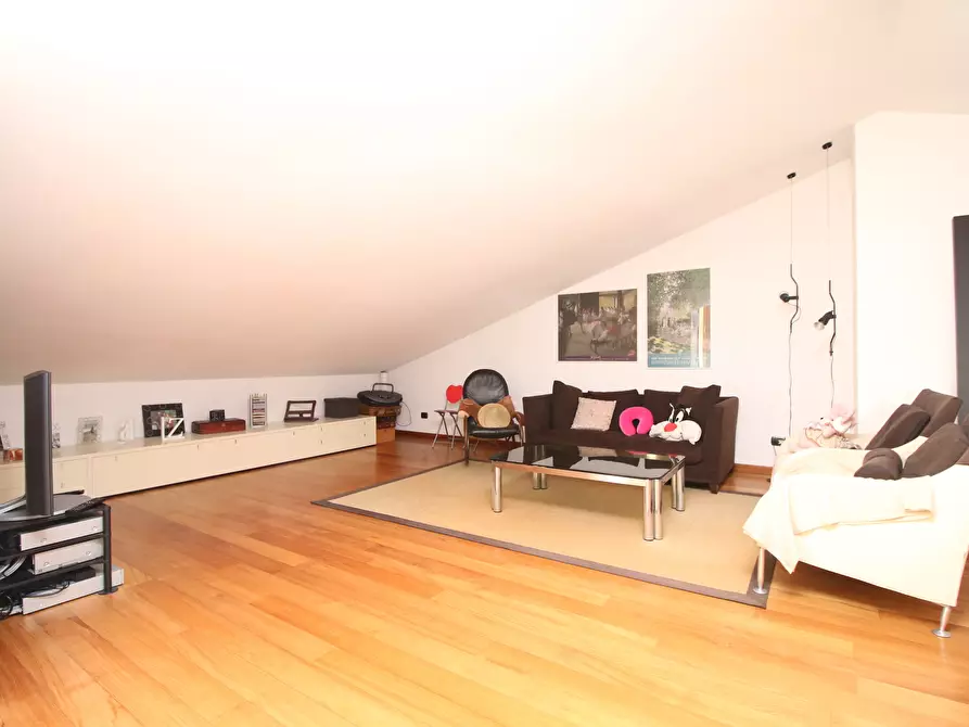 Immagine 25 di Villa in vendita  a Inverigo