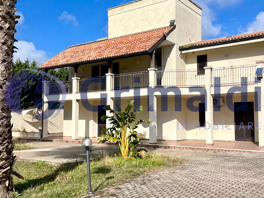 Immagine 1 di Villa in vendita  in Strada I Nucleo Erchie Piccola 10 a Lizzanello