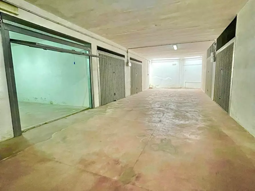 Immagine 5 di Garage in vendita  in Via Francesco de Mura 37 a Lecce