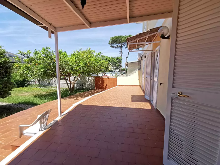 Immagine 1 di Villa in affitto  in Via Madonna del Pantano 40 a Giugliano In Campania