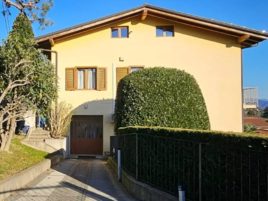 Immagine 1 di Villa in vendita  in Via San Rocco 42 a Cenate Sotto