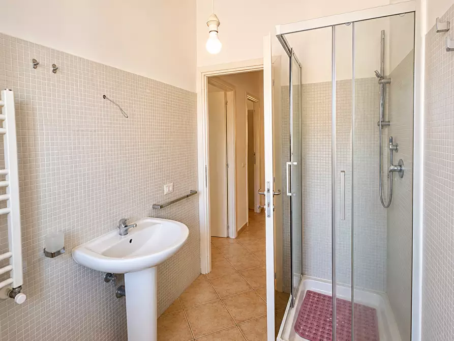 Immagine 10 di Casa bifamiliare in vendita  in via degli Abeti 6 a Anzio