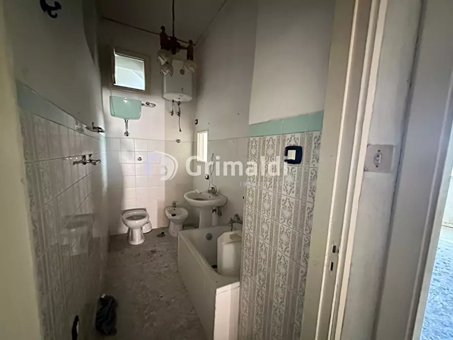 Immagine 12 di Trilocale in vendita  in Via Giacomo Leopardi 6 a Acerra