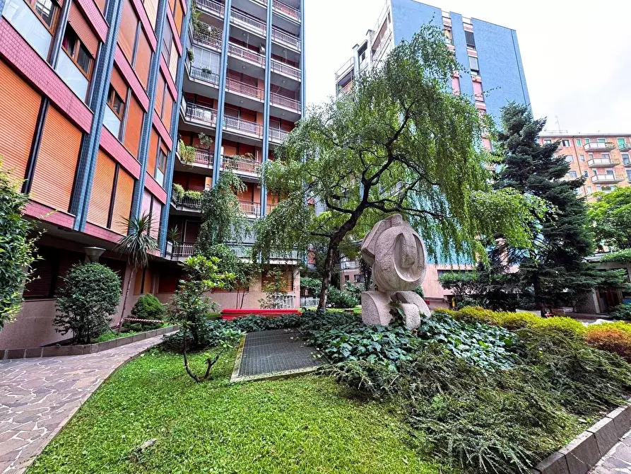 Immagine 2 di Appartamento in vendita  in Piazza Imperatore Tito 8 a Milano
