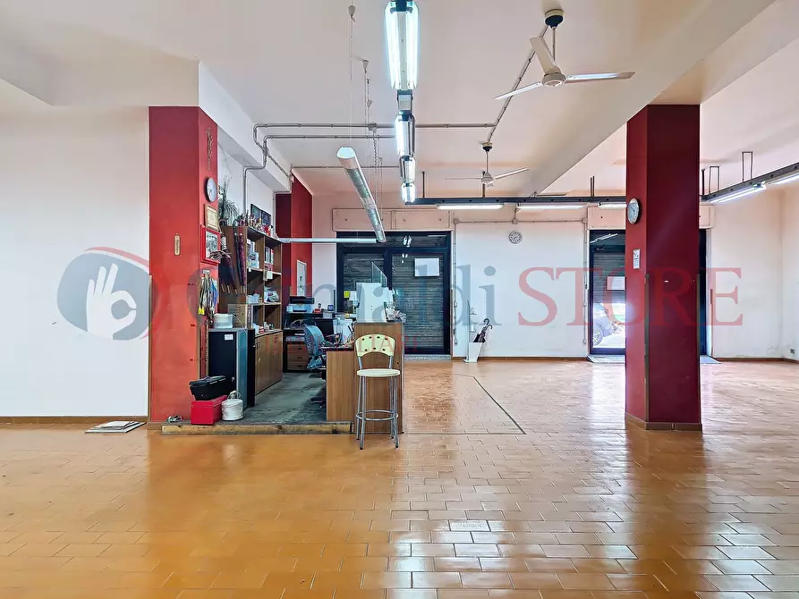 Immagine 21 di Attività commerciale in vendita  a Francavilla Fontana