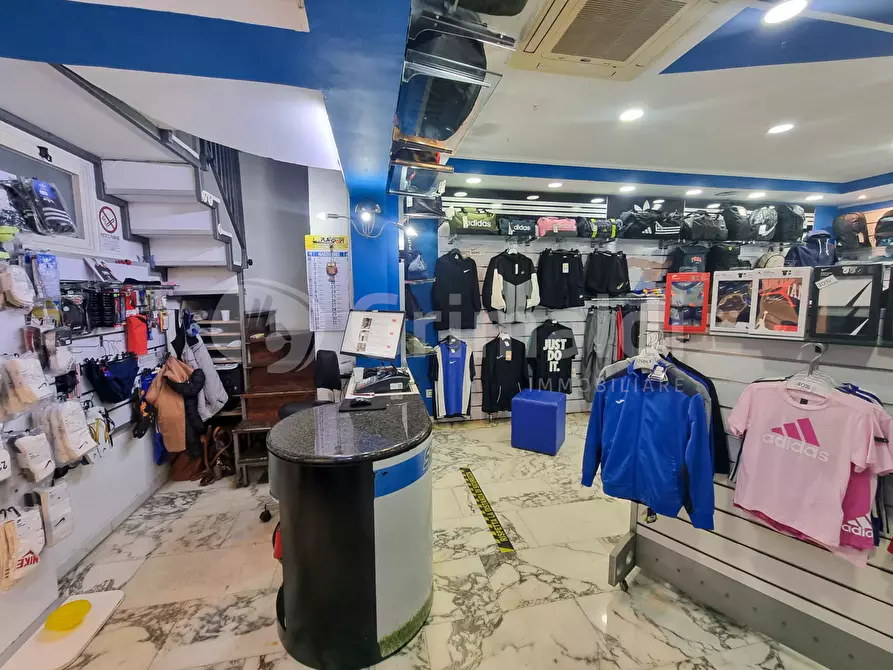 Immagine 7 di Locale commerciale in vendita  in Viale Zecchino 81 a Siracusa