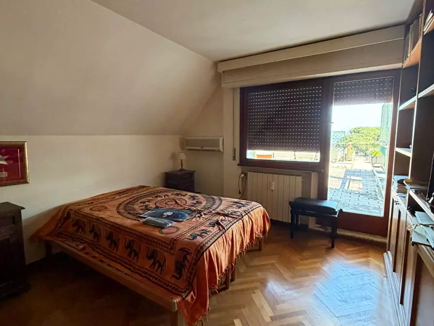 Immagine 10 di Attico in vendita  in Via dei Gandolfi a Roma