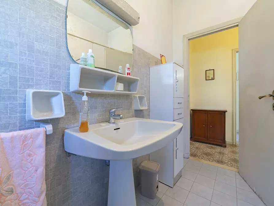 Immagine 43 di Quadrilocale in vendita  in Via Regina Elena 23 a Lecce