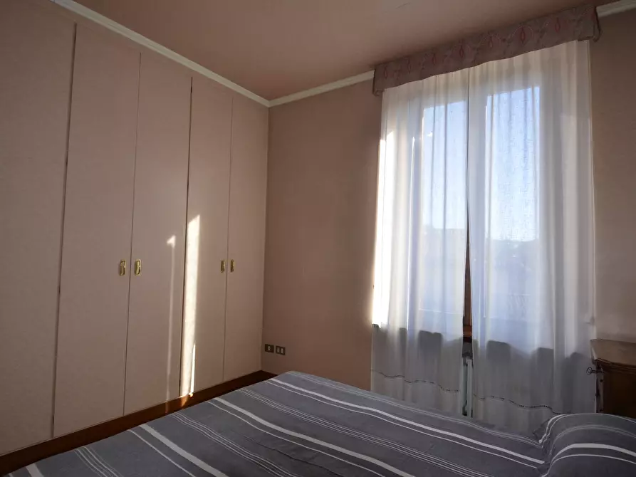 Immagine 14 di Trilocale in affitto  in Piazza De Orchi 1 a Como