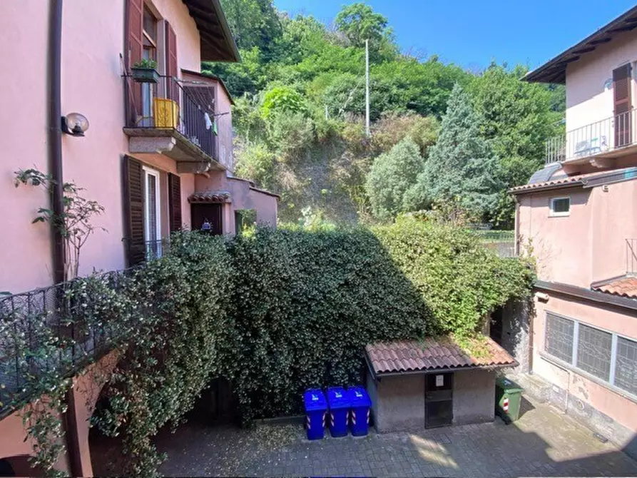 Immagine 9 di Bilocale in vendita  a Como