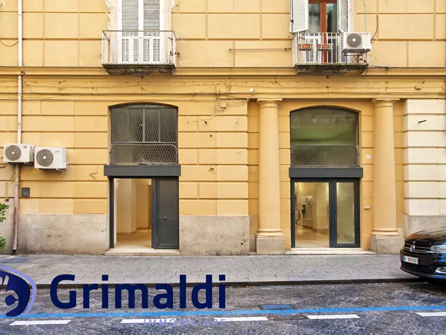 Immagine 9 di Locale commerciale in vendita  in Via Giuseppe Martucci 77 a Napoli