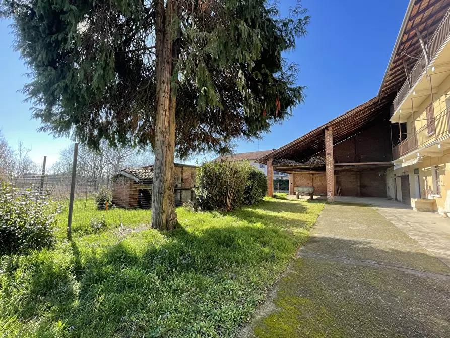 Immagine 10 di Rustico / casale in vendita  in Via Roma 4343 a Fara Novarese