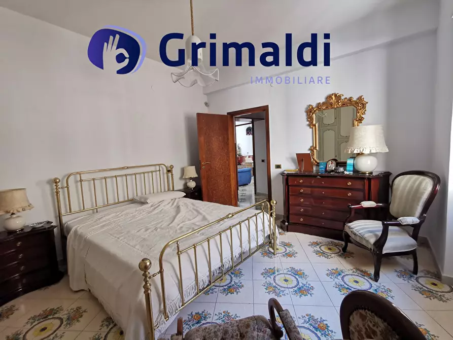 Immagine 15 di Quadrilocale in vendita  in Via Nicola Fasano 5 a Pozzuoli