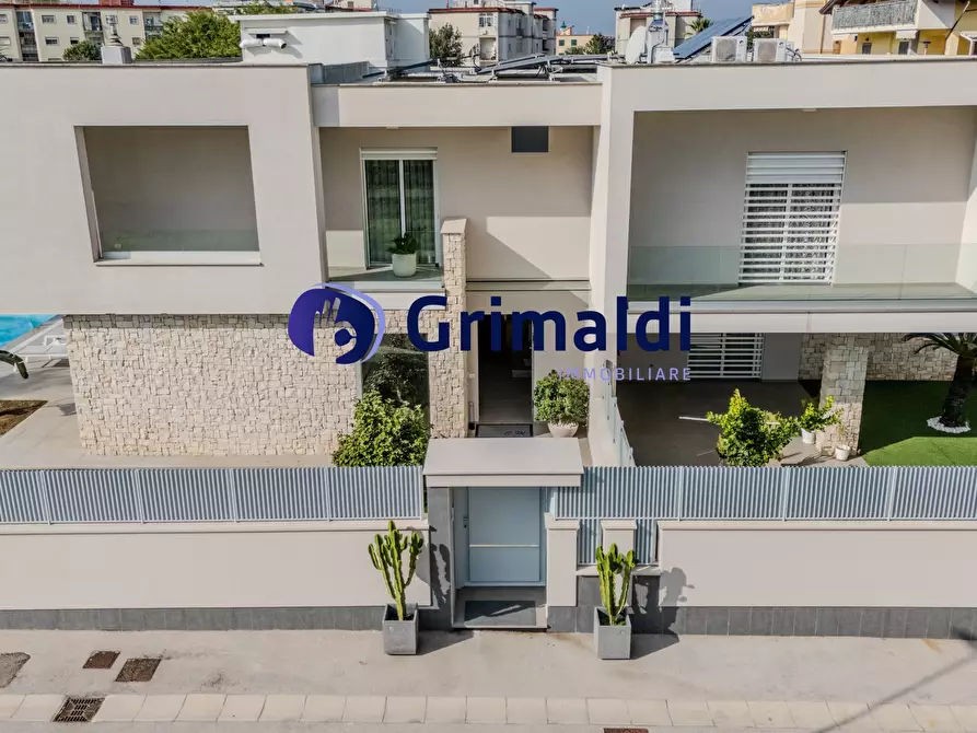 Immagine 7 di Villa in vendita  a Napoli