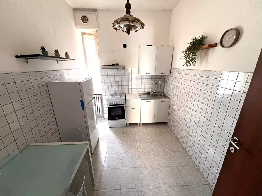 Immagine 3 di Bilocale in affitto  a Vercelli