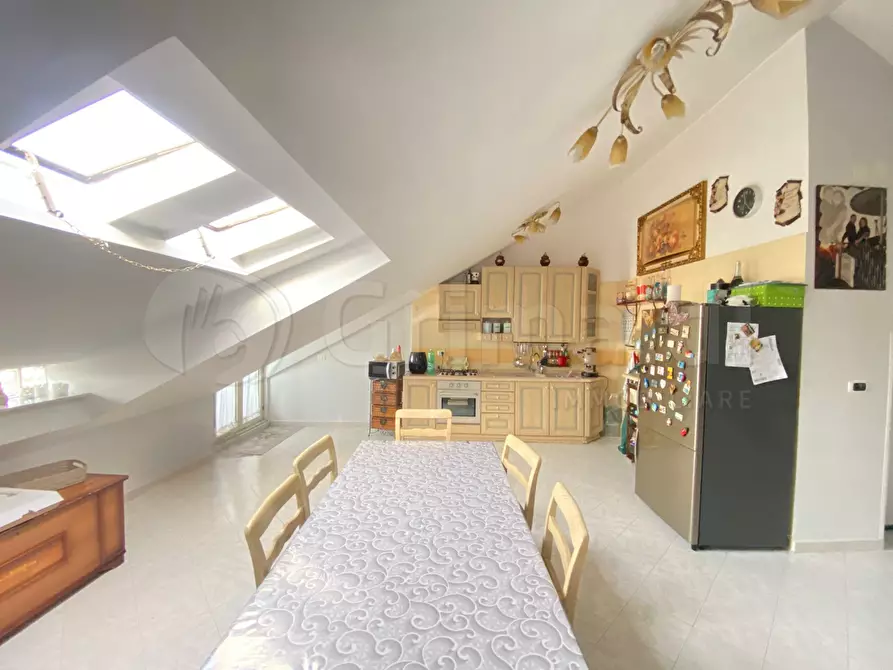 Immagine 4 di Mansarda in vendita  a Giugliano In Campania