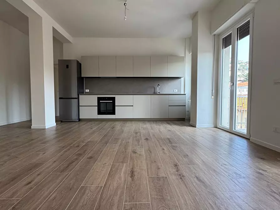 Immagine 2 di Trilocale in affitto  in Via Tommaso Grossi 8 a Como