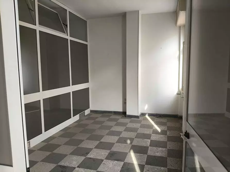 Immagine 14 di Ufficio in vendita  in Via Carmine 44 a Brindisi