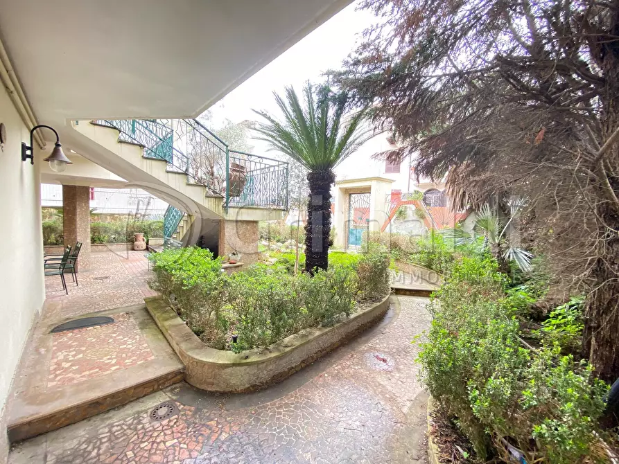 Immagine 4 di Quadrilocale in vendita  a Melito Di Napoli