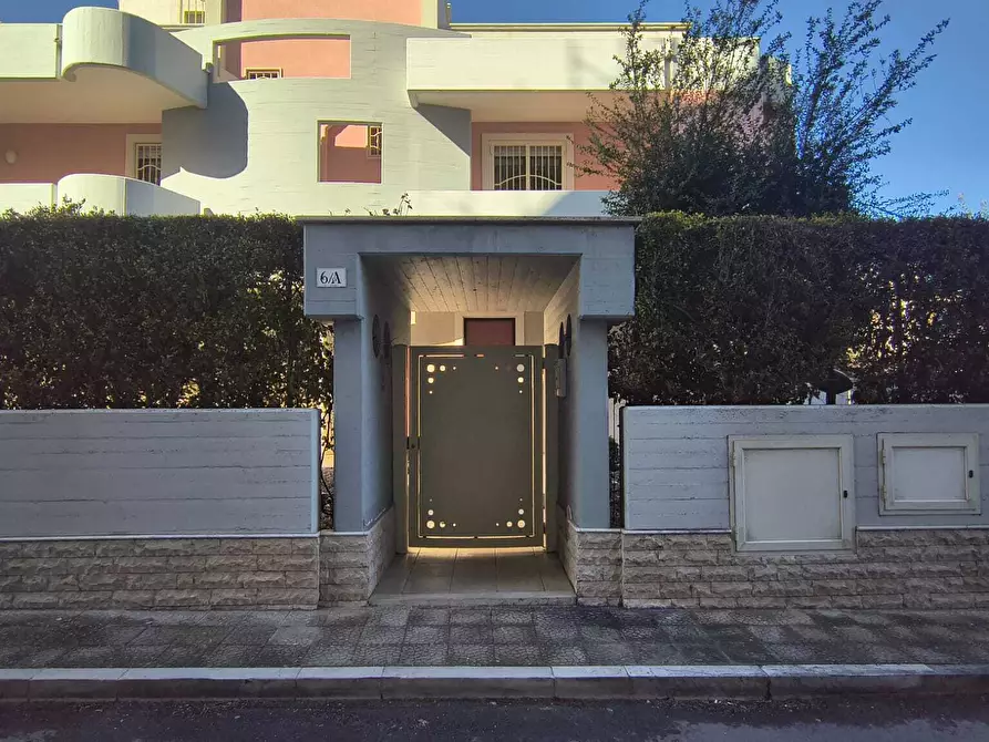 Immagine 1 di Villa in vendita  in Via Concilio Vaticano 6/A a Monopoli