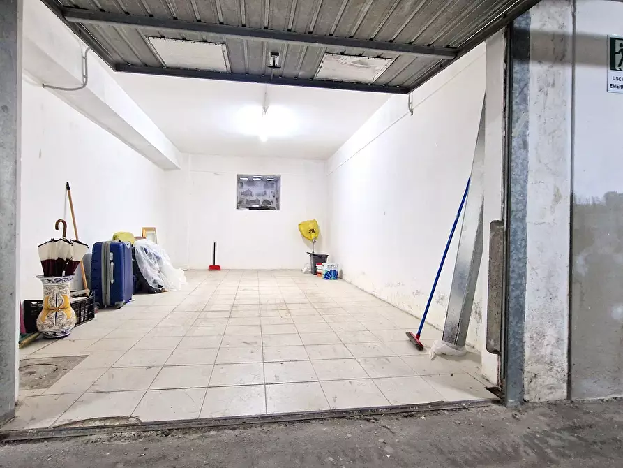Immagine 7 di Garage in vendita  in Via Urelio Nicolodi 25 a Avellino