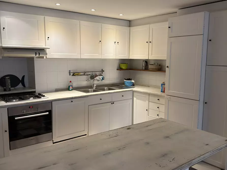 Immagine 5 di Quadrilocale in affitto  a Sarzana