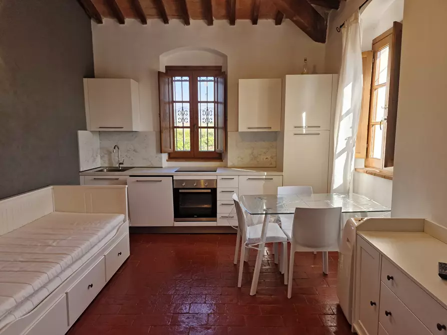 Immagine 24 di Bilocale in vendita  a Sarzana