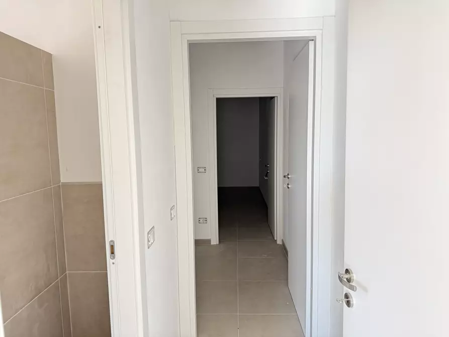 Immagine 6 di Trilocale in affitto  a Sarzana