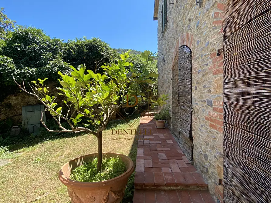 Immagine 20 di Casa bifamiliare in vendita  a Ameglia