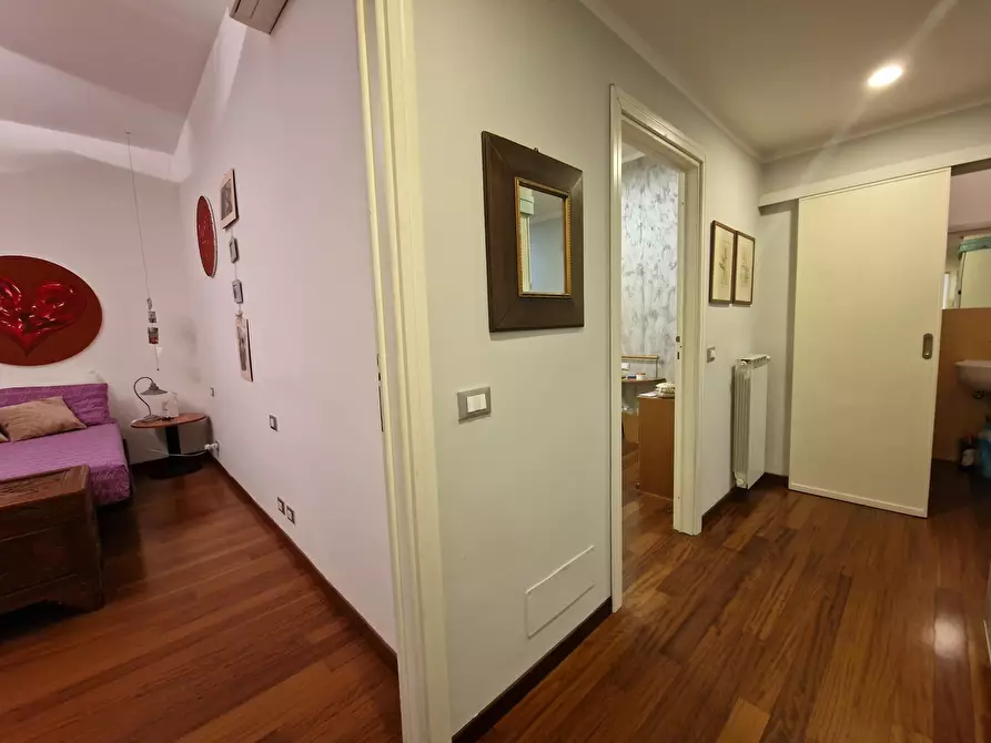 Immagine 11 di Pentalocale in vendita  in Via Socrate Benacci a Sarzana