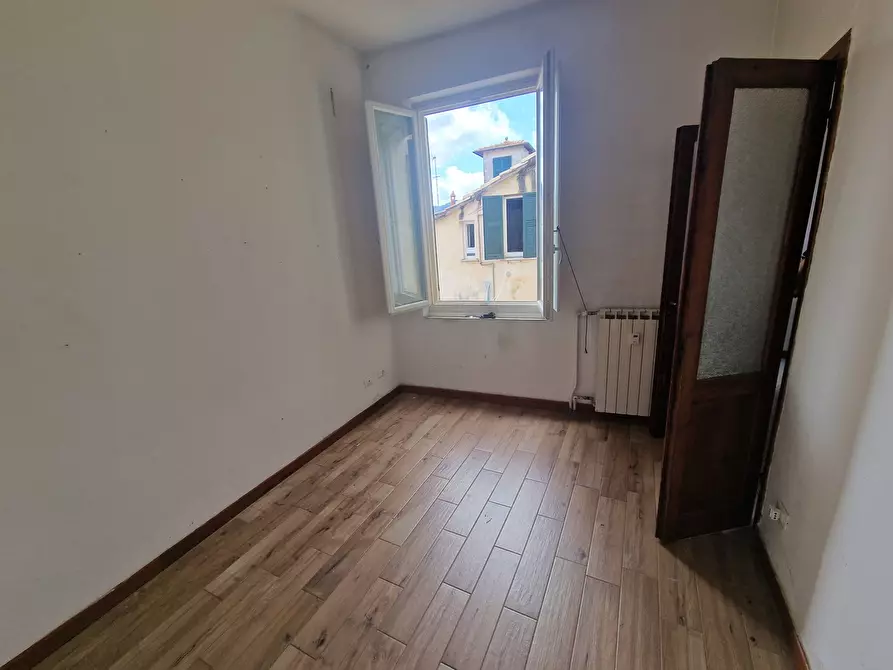 Immagine 18 di Quadrilocale in affitto  a Sarzana