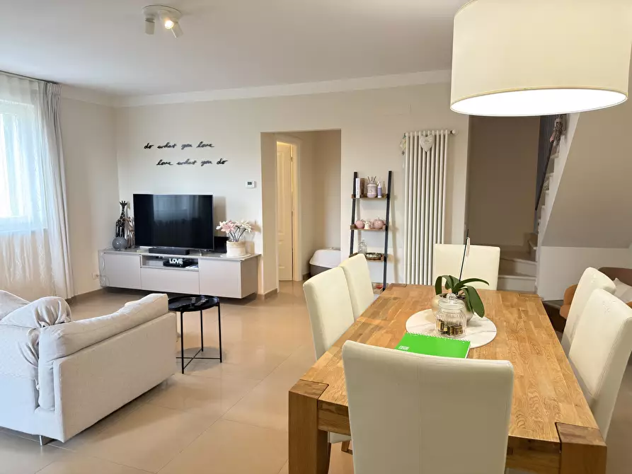 Immagine 1 di Pentalocale in vendita  in Via dei Molini a Sarzana