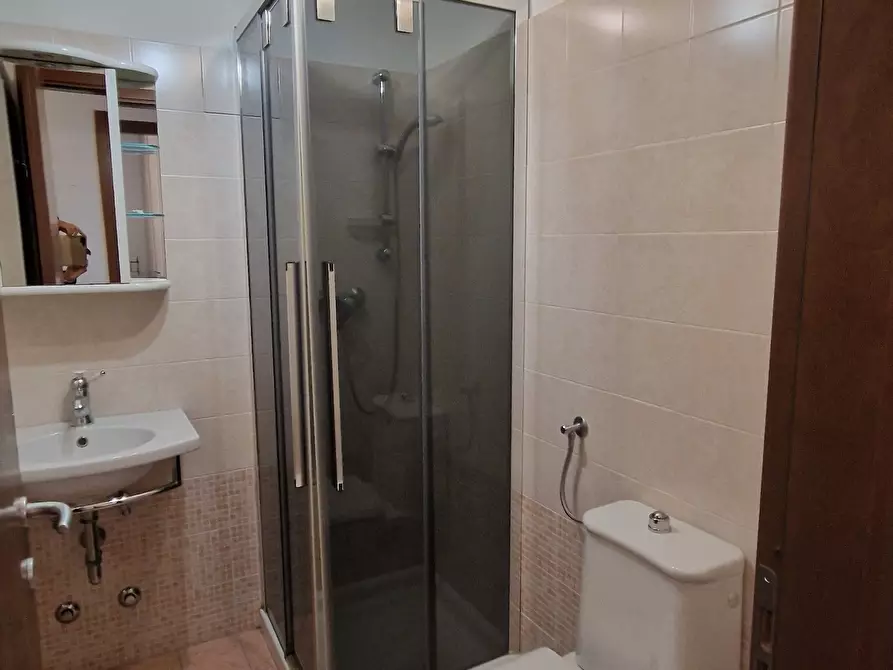 Immagine 12 di Quadrilocale in affitto  a Sarzana