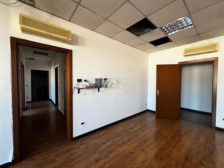 Immagine 22 di Attività artigianale in affitto  in Via Antonio Allegri 93 a Brescia