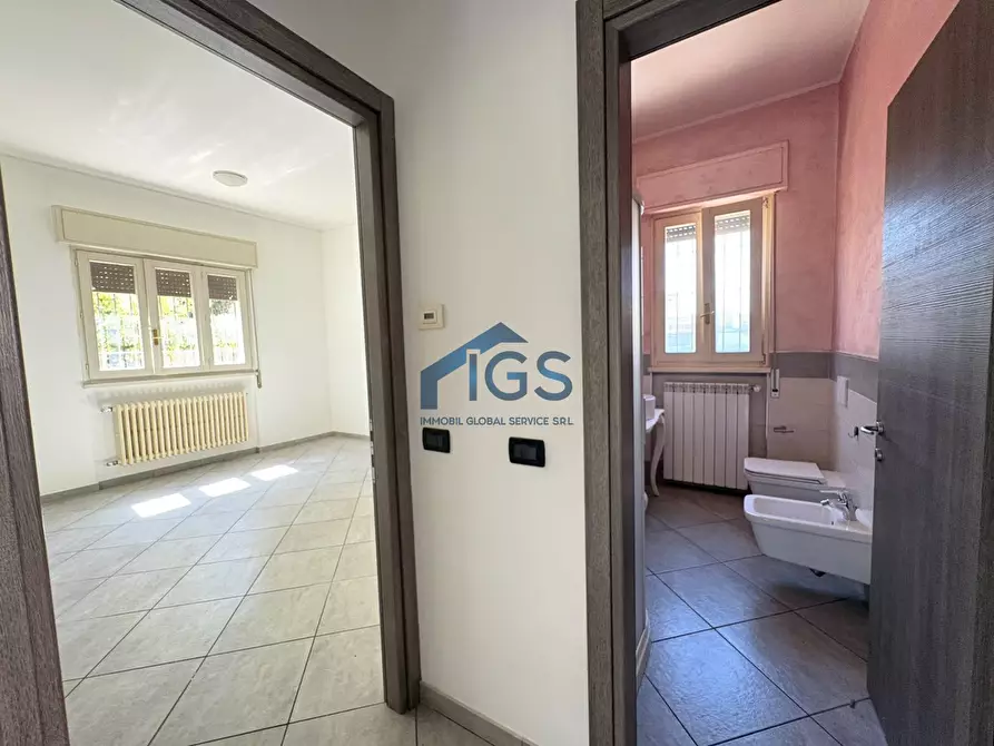Immagine 15 di Villa in vendita  in Via Perugia a Brescia