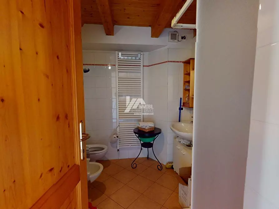 Immagine 13 di Bilocale in vendita  in Via dell'Albera a Gardone Riviera