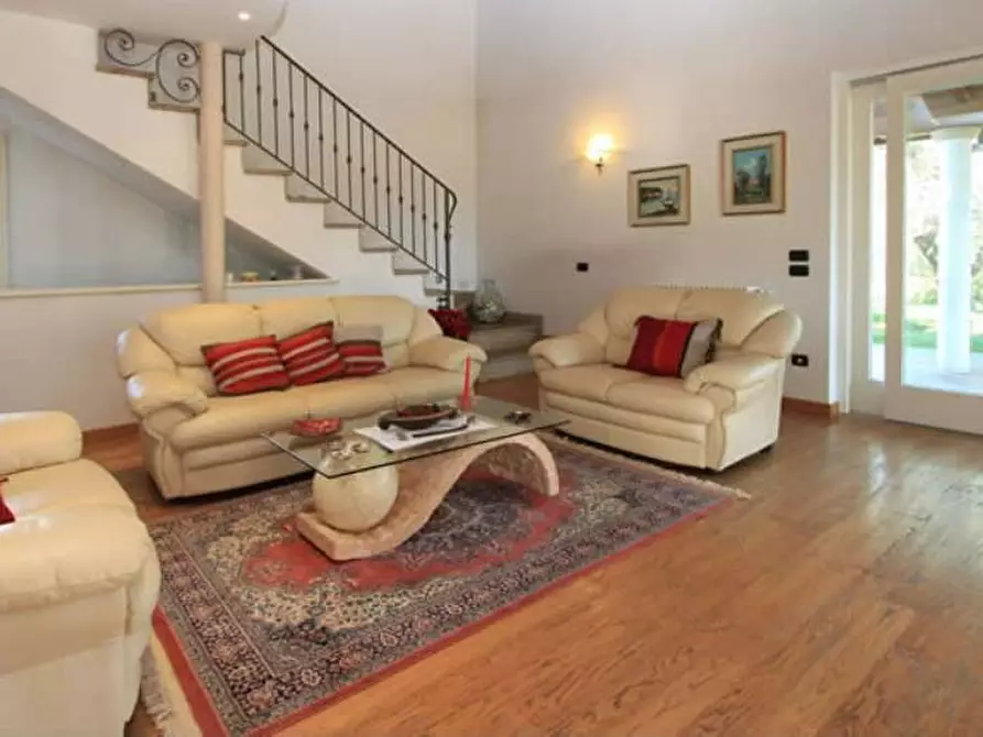 Immagine 31 di Casa indipendente in affitto  a Pietrasanta