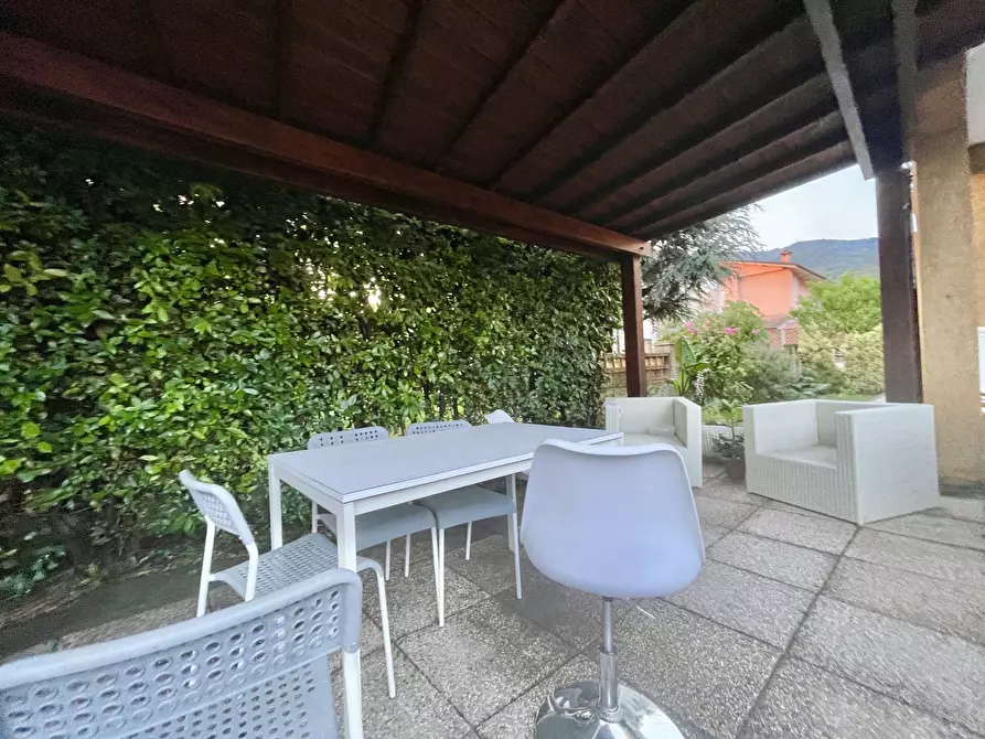 Immagine 2 di Trilocale in affitto  a Pietrasanta